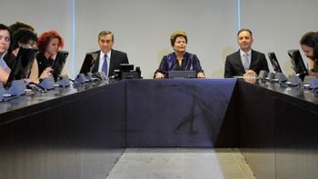 Dilma reúne STF, Senado e OAB para discutir proposta de convocação de plebiscito