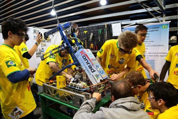 Brasileiros vão a torneio mundial de robôs apoiado por Microsoft e Nasa