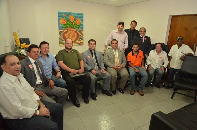 Partidos da oposição se reúnem por "projeto Taques" em Rondonópolis