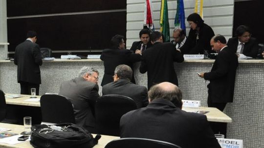 Lista de devedores de IPTU esvaziou protesto programado pela ACIR