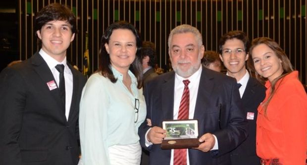 Percival recebeu medalha da Assembleia Nacional Constituinte