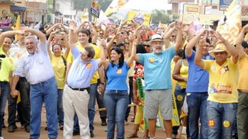 Percival e Rogério lideram multidão em mais uma 'Caminhada da Esperança'