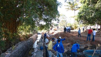 Vereadores visitam obra de canalização do Canivete e apontam morosidade
