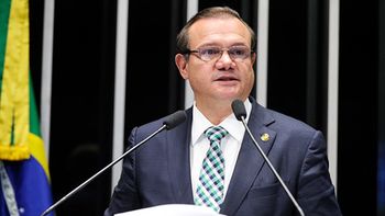 Wellington Fagundes pede mais investimentos na aviação regional