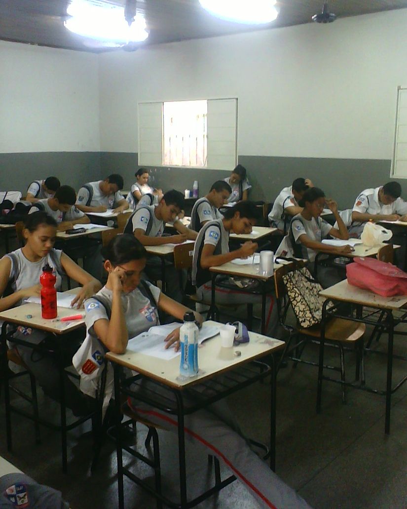 Adonias quer escola militar na cidade