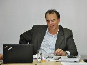 Secretário de Saúde pede demissão após TJMT determinar retorno