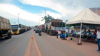Governo sinaliza com acordo, mas caminhoneiros endurecem greve