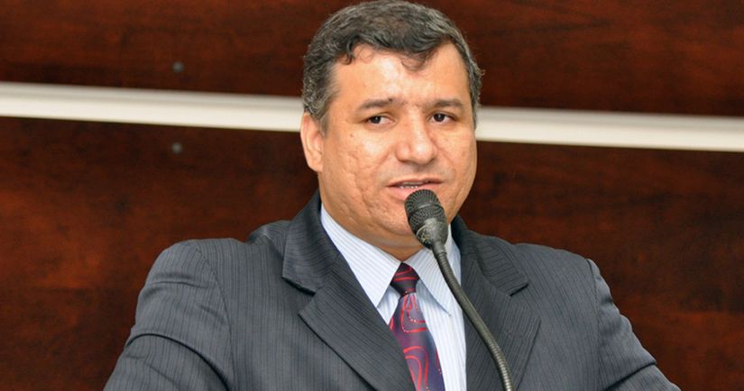 Reginaldo cobra definição sobre PCCS e concurso público