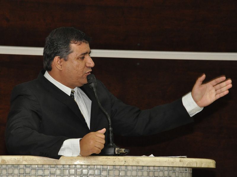 Vereador diz que atraso e problemas no início das aulas é incompetência