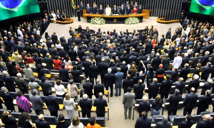 Matérias como a regulamentação da PEC das Domésticas devem ficar para 2015