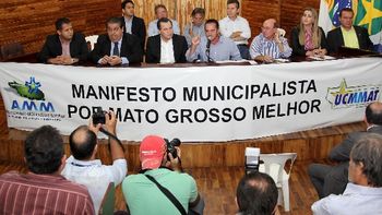 Comissões propostas por Silval podem ser manobras para 'enrolar' prefeitos e vereadores