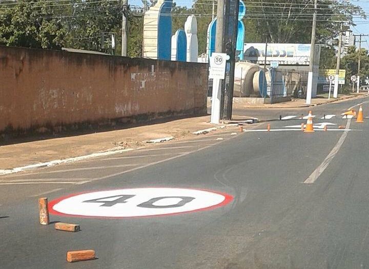 Setrat pinta limites de velocidade distintas em mesmo trecho da Fernando Correia