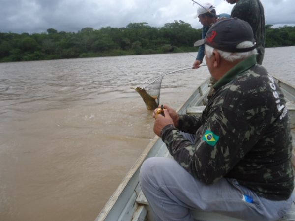 Deputado Zeca Viana recebe vídeo que mostra servidores da Sema em pescaria na piracema 