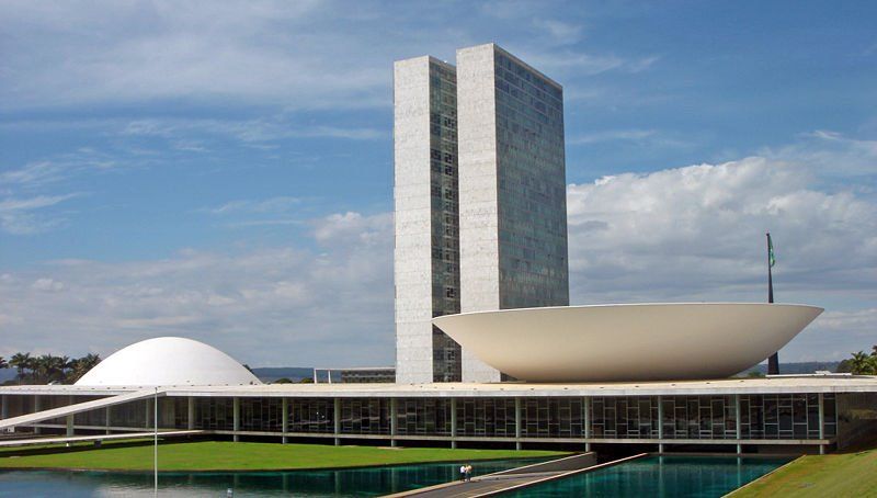 Análise de vetos e polêmica do superavit estão na pauta de votações