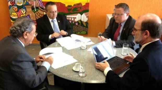 Senadores de MT querem mudanças no cálculo do FPE