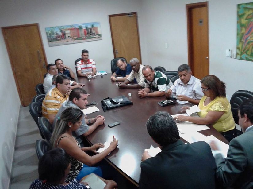 Prefeitura, Câmara e sindicato formam comissão para discutir situação dos ACS e ACE