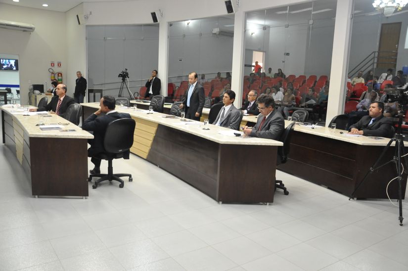 Grupo perde apoio e desiste de antecipar eleição da Mesa Diretora da Câmara de Rondonópolis