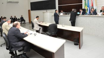 LOA é aprovada na Câmara com 18 emendas