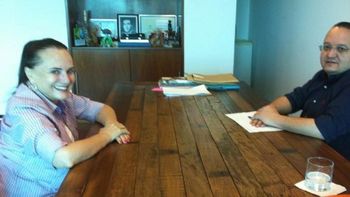 "Seria uma honra ter a senhora em nosso partido", afirma Taques sobre filiação de Serys no PDT