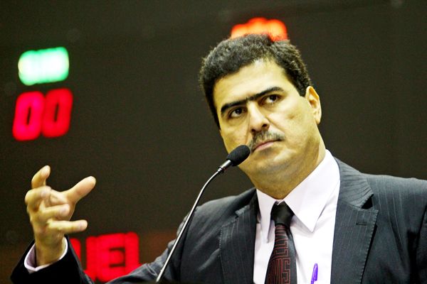 Emanuel Pinheiro quer explicações sobre aumento de 9,54% na tarifa de energia elétrica em MT