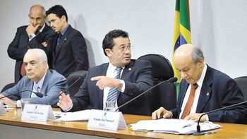 CPI da Petrobras no Senado convoca Graça Foster e Cerveró