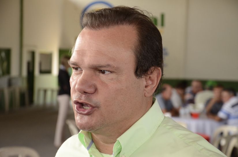 Afastado de Taques, Wellington segue na luta para sair ao senado