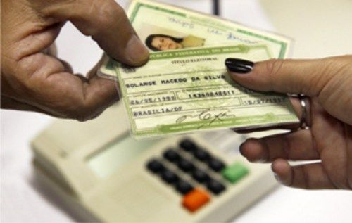 Documento oficial com foto é obrigatório no dia da votação