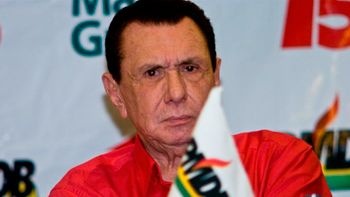 Bezerra, eterno cacique do PMDB, terá parte do salário retido por ganhar acima do teto