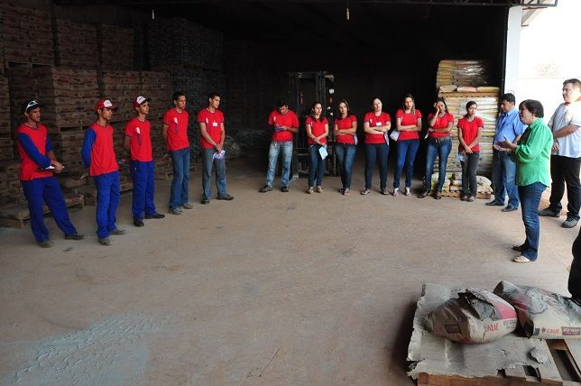 Ananias Filho (PR) começa o dia fazendo visitas a empresas