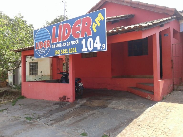 Rádio comunitária de Guiratinga é acusada de negar direito de resposta à prefeitura