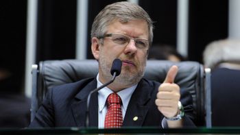 Relator da CPMI da Petrobras reforma parecer e pede indiciamento de 52 pessoas