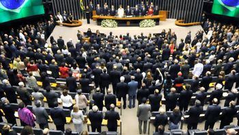 Matérias como a regulamentação da PEC das Domésticas devem ficar para 2015