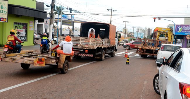 Setrat decide pintar cruzamentos em plena tarde na Rio Branco