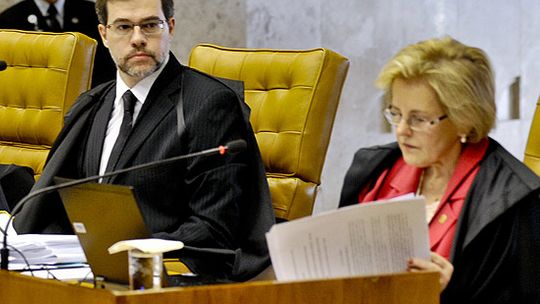 Votação da Lei da Ficha Limpa é suspensa e será retomada nesta quinta