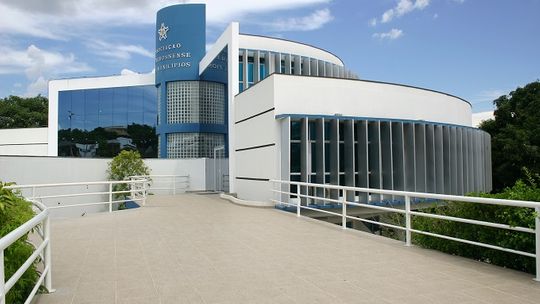 Candidatos ao governo confirmam presença em evento organizado pela AMM