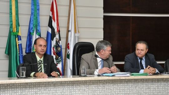 'Novatos' se movimentam de olho na futura mesa diretora da Câmara Municipal