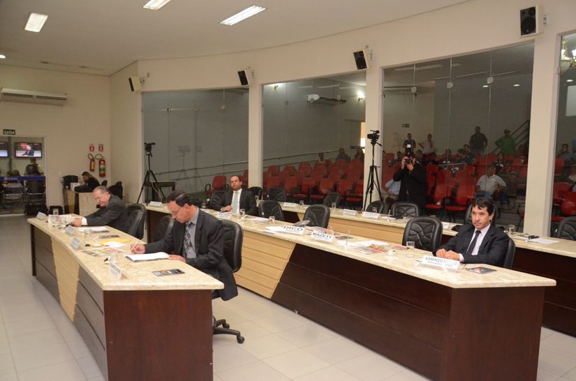 Câmara votará projeto que cria cargos de ACS e ACE na próxima quarta (15)
