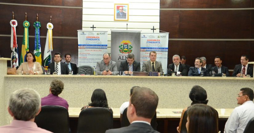 Sessão da Assembleia Legislativa homenageia 75 personalidades