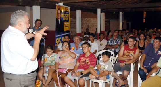 Percival e Rogério são recebidos com entusiasmo na comunidade de Aldeinha