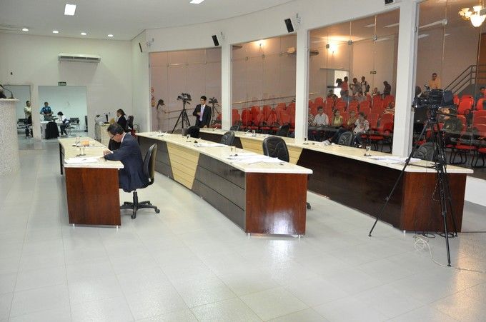 Vereadores se reúnem com Prefeito para impedir aumento de IPTU
