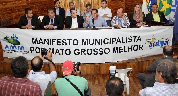 Comissões propostas por Silval podem ser manobras para 'enrolar' prefeitos e vereadores