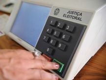 Ibope: Dilma tem 38% das intenções de voto; Aécio, 22% e Campos, 8%