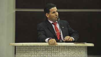 Mauro Campos critica governo por conta de greve de professores