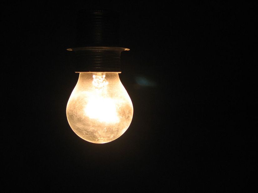 Consumidores devem denunciar ao Procon prejuízos causados por quedas no fornecimento de energia
