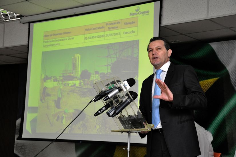Em coletiva, Silval apresenta detalhes das obras da Copa