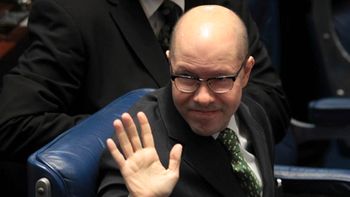 STF cobra informações e pode devolver Demóstenes Torres ao Ministério Público