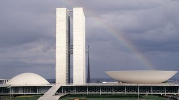 Deputado Federal reconhece que votou contra mordomia por medo da imprensa