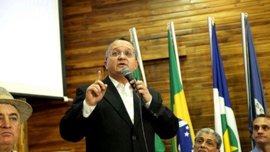 Pagamento de março e parcelamento do retroativo é anunciado pelo governador