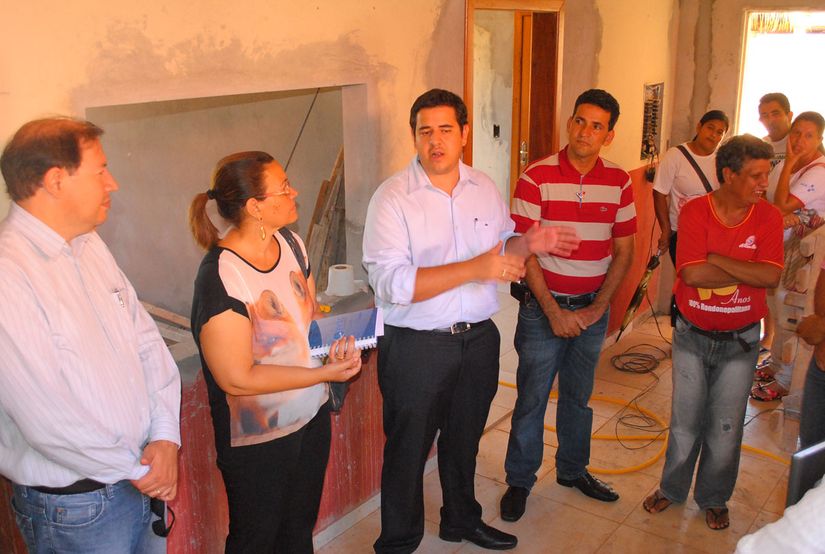 Vereadores e secretária de Saúde visitam obra de PSF no Cidade de Deus; entrega será em 60 dias