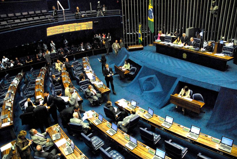 Senado se prepara para votar Lei de Licitações e mudanças no Código do Consumidor